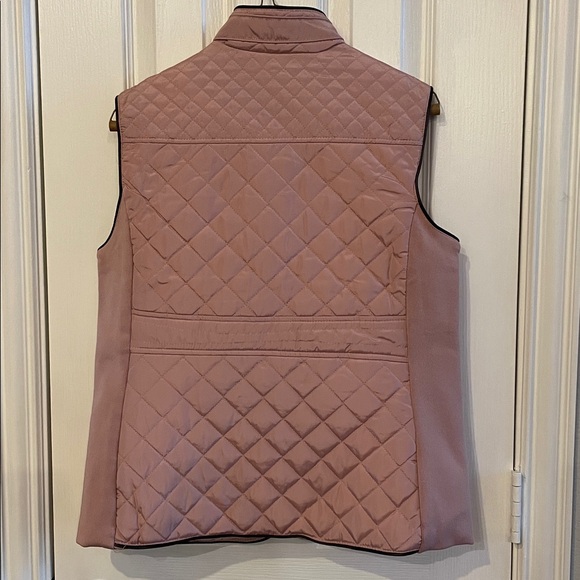 Catalina Quilted Vest Mauve Sz M Medium Sherpa Lined Gold Accents NEW with Tags - Picture 7 of 7